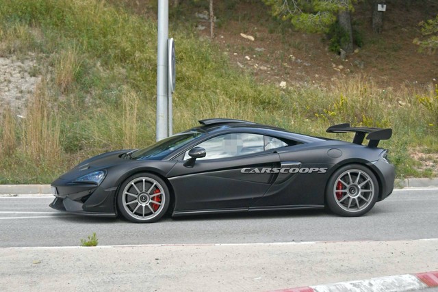 Lộ thêm ảnh không che chắn của siêu xe McLaren 620R hoàn toàn mới: Đẹp miễn chê - Ảnh 1. Lộ thêm ảnh không che chắn của siêu xe McLaren 620R hoàn toàn mới: Đẹp miễn chê - Ảnh 1.