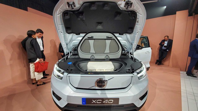 Ra mắt Volvo XC40 Recharge - Xe sang thuần điện chờ ngày về Việt Nam - Ảnh 4.