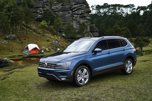 Volkswagen Tiguan nâng cấp nhẹ, tăng giá bán - Ảnh 1.