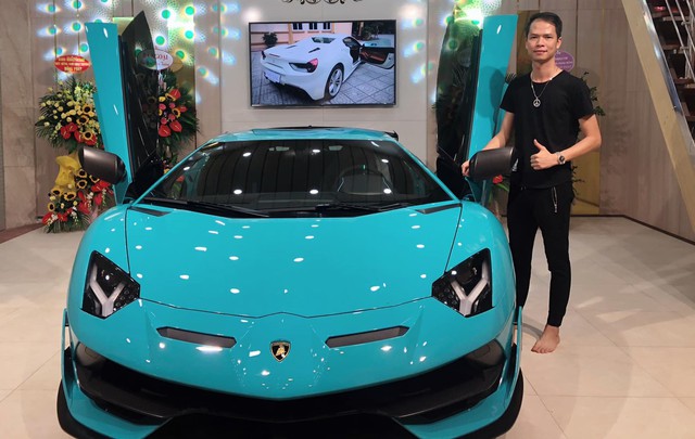 Khi Lamborghini Aventador da tro nen pho bien dai gia Viet chi trieu USD sam phien ban dac biet