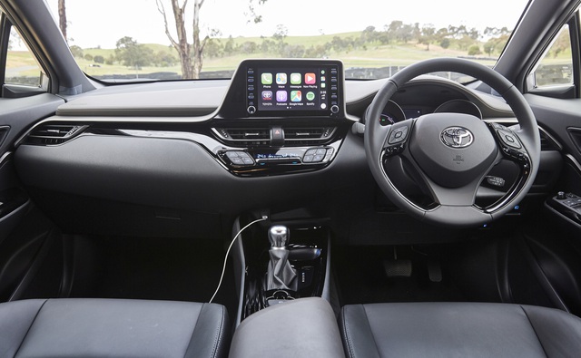 Toyota bất ngờ nâng cấp C-HR - mẫu crossover hạng B đấu Hyundai Kona và Mazda CX-3 - Ảnh 4. Toyota bất ngờ nâng cấp C-HR - mẫu crossover hạng B đấu Hyundai Kona và Mazda CX-3 - Ảnh 4.