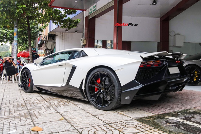 Đại gia Bạc Liêu tậu thêm Lamborghini Aventador độ 50th Anniversario độc nhất Việt Nam về làm bạn với Lamborghini Huracan độ khủng - Ảnh 2.