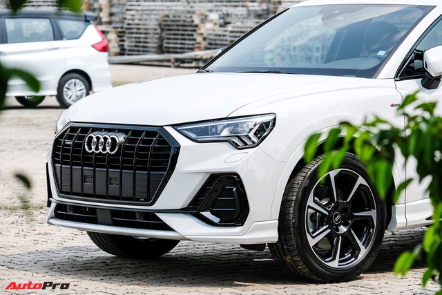 Xem trước Audi Q3 2020 chuẩn bị ra mắt khách Việt - đối thủ của BMW X1 và Volvo XC40 - Ảnh 3. Xem trước Audi Q3 2020 chuẩn bị ra mắt khách Việt - đối thủ của BMW X1 và Volvo XC40 - Ảnh 3.
