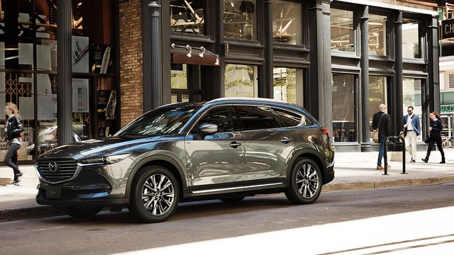 Ra mắt Mazda CX-8 mới: Thêm nhiều option để đấu Hyundai Santa Fe