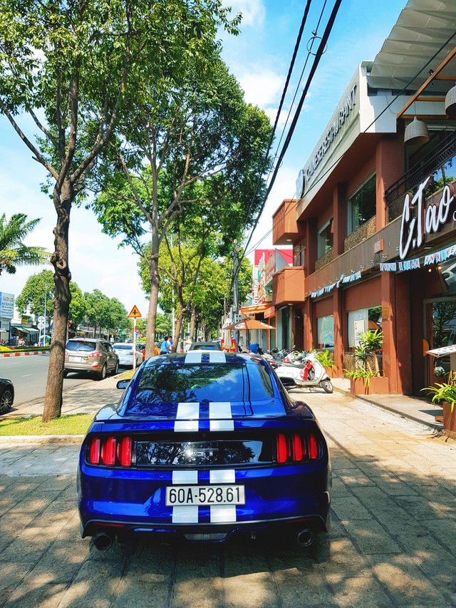 Dàn xe cơ bắp Mỹ Ford Mustang rủ nhau tề tựu tại nhà hàng của doanh nhân Nguyễn Quốc Cường - Ảnh 11.