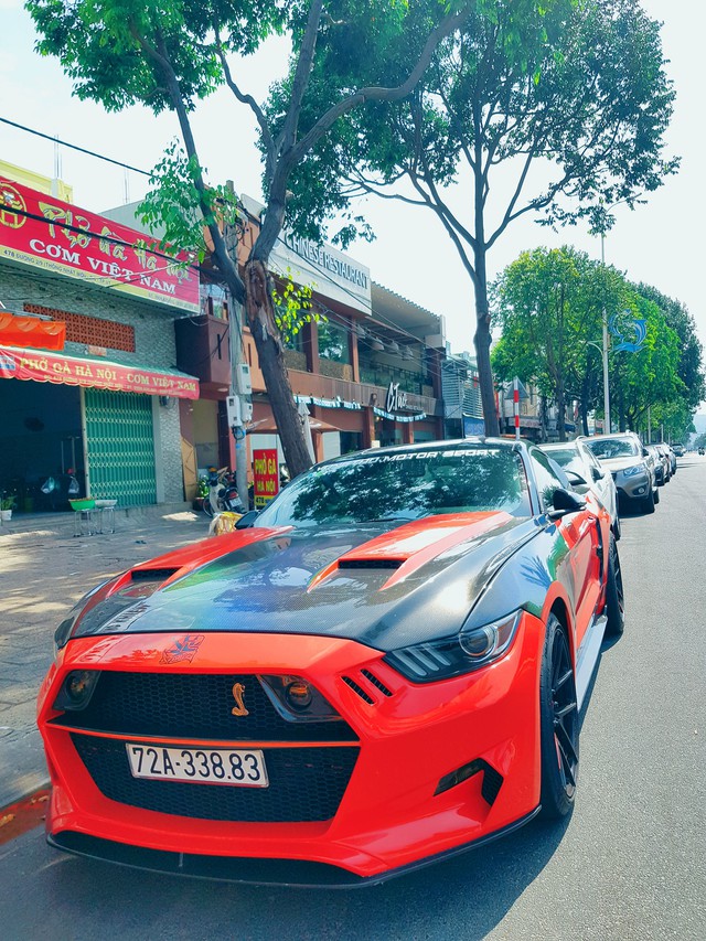 Dàn xe cơ bắp Mỹ Ford Mustang rủ nhau tề tựu tại nhà hàng của doanh nhân Nguyễn Quốc Cường - Ảnh 6.
