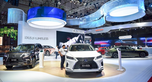 Khám phá ‘gian hàng đẹp nhất’ VMS 2019 của Lexus: Đủ đầy từ quá khứ đến tương lai - Ảnh 1.
