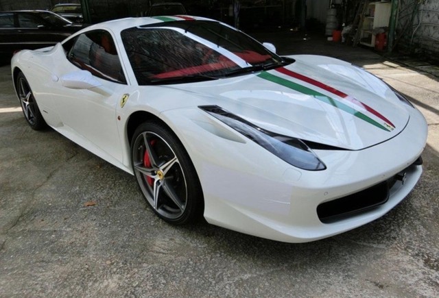 Hang hiem Ferrari 458 Italia doi 2015 dap hop duoc chao ban voi gia hon 10 ty dong tai Viet Nam nhung nguon goc gay chu y