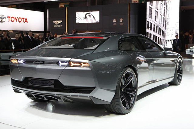 Mẫu xe mới của Lamborghini lộ diện, trái ngược hoàn toàn với tưởng tượng của giới mộ điệu - Ảnh 2.