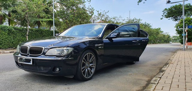 Sau 10 năm, BMW 760Li giá 14 tỷ của đại gia Việt xuống giá chỉ 990 triệu đồng - Ảnh 1.