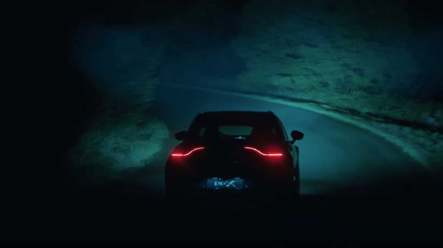 Aston Martin DBX thắp sáng màn đêm với trailer mới, sắp ra mắt với giá ngang Lamborghini Urus