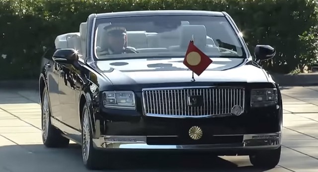 Xem Toyota Century mui trần đồng hành cùng tân Nhật hoàng trong lễ đăng quang - Ảnh 2. Xem Toyota Century mui trần đồng hành cùng tân Nhật hoàng trong lễ đăng quang - Ảnh 2.