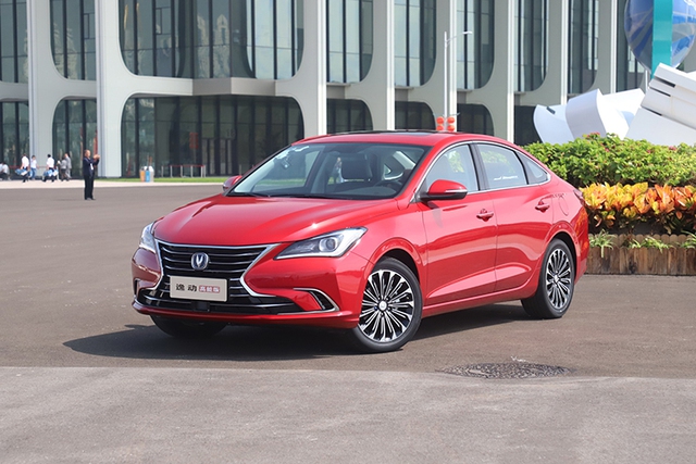 Lộ ảnh Changan Eado 2019 bất ngờ trở lại Việt Nam - sedan hạng C giá rẻ đến từ Trung Quốc - Ảnh 2.