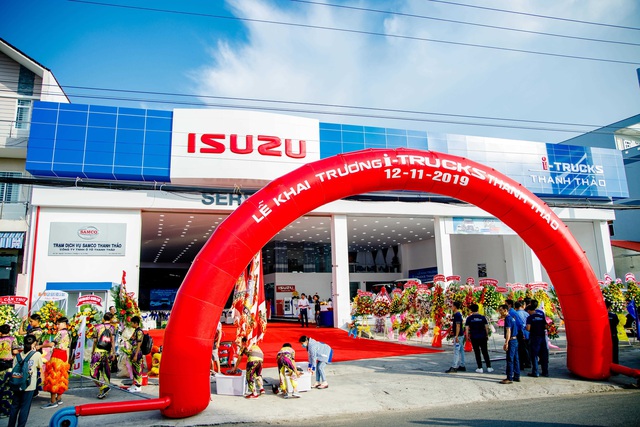 Isuzu mở showroom xe tải thứ 19, tham vọng lớn nhất Việt Nam - Ảnh 1.