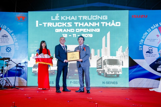 Isuzu mở showroom xe tải thứ 19, tham vọng lớn nhất Việt Nam - Ảnh 3.