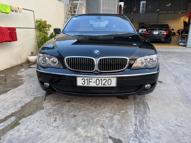 BMW 750Li 2005 chỉ qua một đời chủ rao bán giá chưa tới 500 triệu đồng - Ảnh 1.