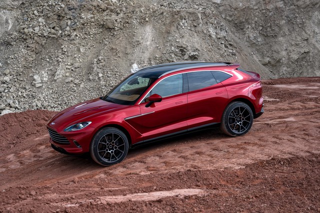 Aston Martin DBX 2020 - Đối thủ mới của Lamborghini Urus, Bentley Bentayga chính thức ra mắt - Ảnh 1.