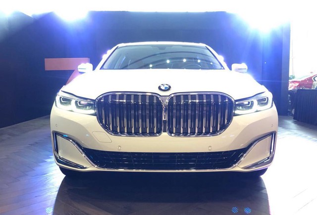 Lộ diện BMW 7-Series 2020 giá 5,6 tỷ đồng tại Việt Nam: Đã có tính năng bị cắt trước đây - Ảnh 1.