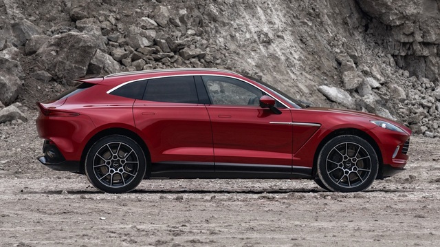 Rolls-Royce Cullinan Black Badge, Bentley Bentayga Speed sắp gặp đối thủ lớn từ Aston Martin