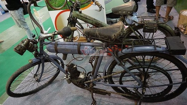 Xe đạp cổ 109 năm tuổi hàng hiếm giá hơn 200 triệu ở Hà Nội - Ảnh 2.