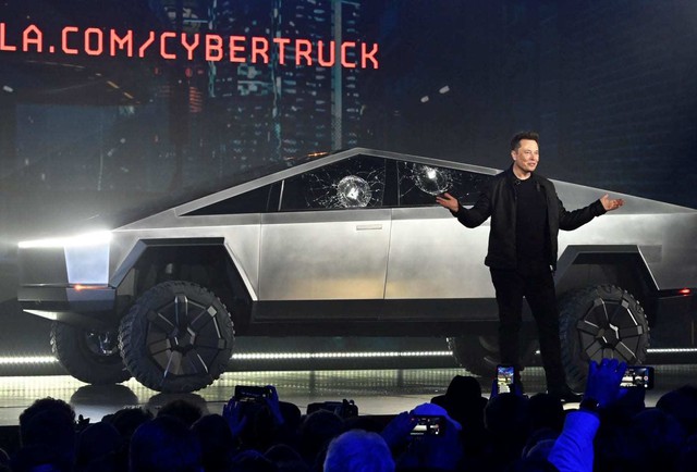 Xe bán tải siêu bền của tỷ phú Elon Musk bị dân mạng chế ảnh châm biếm - Ảnh 1.