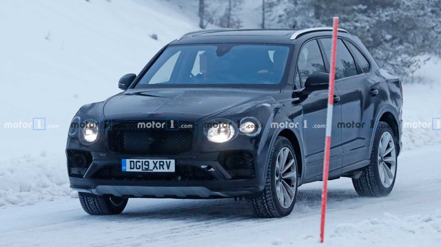 Bentley Bentayga facelift sắp ra mắt: Nâng cấp nhỏ giọt, dễ nhường hào quang cho đối thủ?