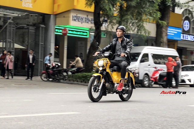 Honda Cross Cub giá trăm triệu của dân chơi Hà thành: Xe như Wave, giá hơn SH - Ảnh 10. Honda Cross Cub giá trăm triệu của dân chơi Hà thành: Xe như Wave, giá hơn SH - Ảnh 10.