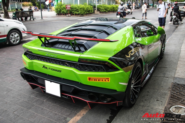 Bộ ba Lamborghini hàng độc tại Việt Nam khuấy động đường phố Sài Gòn cuối tuần - Ảnh 1.