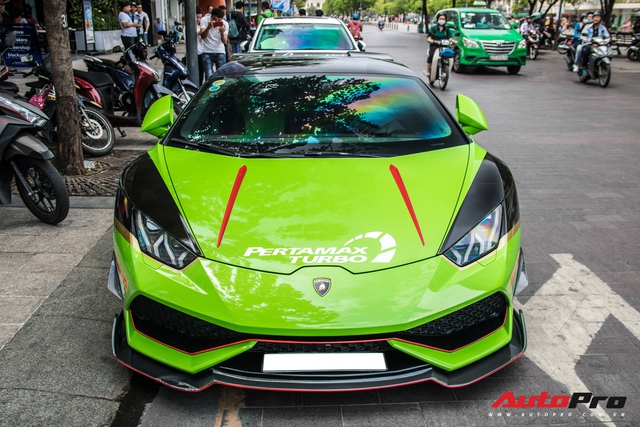 Bộ ba Lamborghini hàng độc tại Việt Nam khuấy động đường phố Sài Gòn cuối tuần - Ảnh 3.