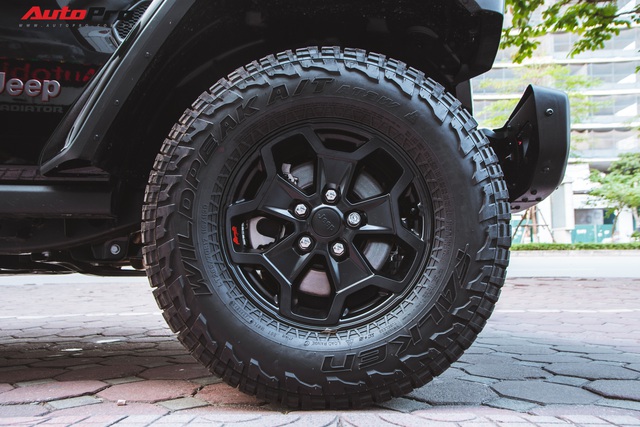 Chi tiết Jeep Gladiator Rubicon Launch Edition cực độc tại Việt Nam, giá bán 3,8 tỷ đồng - Ảnh 9. Chi tiết Jeep Gladiator Rubicon Launch Edition cực độc tại Việt Nam, giá bán 3,8 tỷ đồng - Ảnh 9.