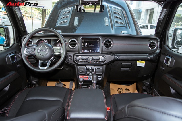 Chi tiết Jeep Gladiator Rubicon Launch Edition cực độc tại Việt Nam, giá bán 3,8 tỷ đồng - Ảnh 12. Chi tiết Jeep Gladiator Rubicon Launch Edition cực độc tại Việt Nam, giá bán 3,8 tỷ đồng - Ảnh 12.
