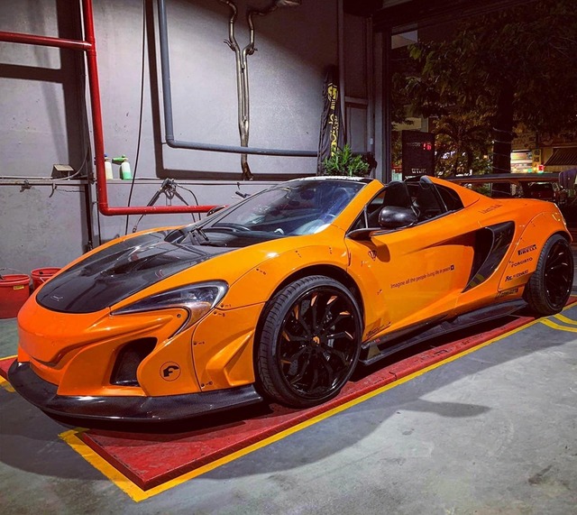 Dai gia Viet choi troi voi chiec McLaren 650S Spider do Liberty Walk cung mot chi tiet gay chu y