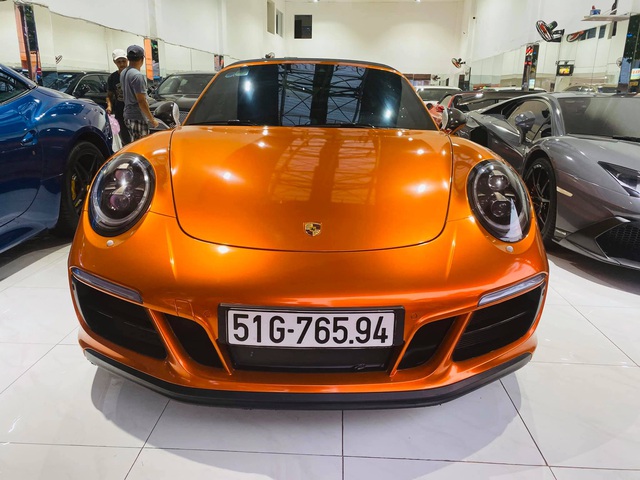 Chán màu gốc giá ngàn USD, đại gia Việt thay áo cho Porsche 911 Targa 4 GTS độc nhất Việt Nam - Ảnh 2.