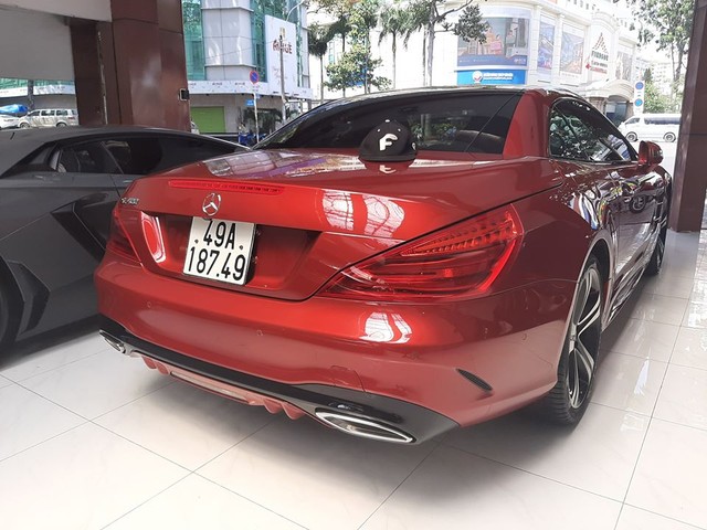 Xe thể thao Mercedes-Benz hàng hiếm rao bán lại, 2 năm tuổi giá vẫn ngang S-Class mua mới - Ảnh 2. Xe thể thao Mercedes-Benz hàng hiếm rao bán lại, 2 năm tuổi giá vẫn ngang S-Class mua mới - Ảnh 2.