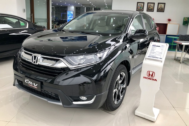 Loạt xe bị ‘hạ bệ’ khỏi top 10 bán chạy tại Việt Nam: Innova suýt bị Ertiga vượt mặt nhưng Honda CR-V gây bất ngờ hơn - Ảnh 1.