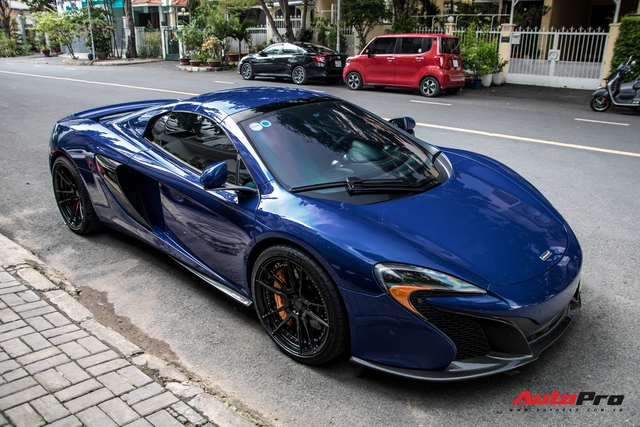 McLaren 650S Spider tung qua tay Minh nhua va Cuong Do-la tai xuat tai Sai Gon voi mot chi tiet khac biet