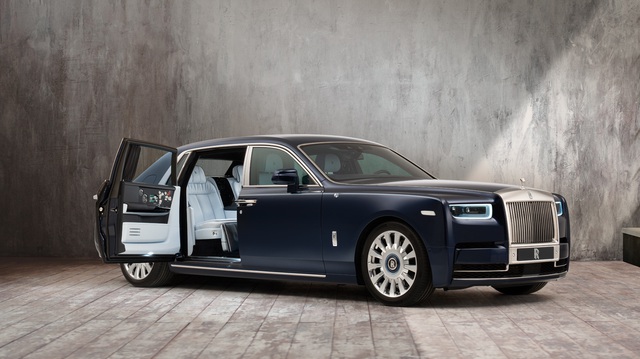 The Rose Phantom - Siêu phẩm Rolls-Royce với kỷ lục 1 triệu đường chỉ khâu cho vườn hoa trong xe