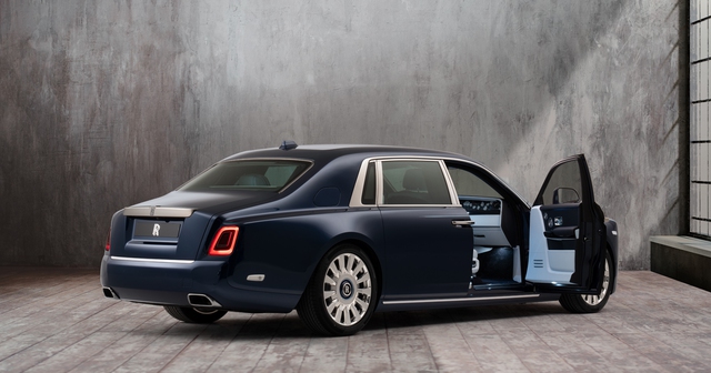 The Rose Phantom - Siêu phẩm Rolls-Royce với kỷ lục 1 triệu đường chỉ khâu cho vườn hoa trong xe - Ảnh 1.