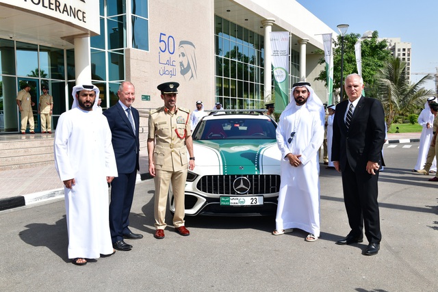 Cảnh sát Dubai trưng dụng thêm Mercedes-AMG GT 63 S làm xe tuần tra - Ảnh 1.