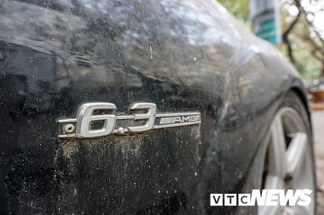 Xe sang Mercedes-Benz gần chục tỷ đồng bị bỏ hoang giữa Hà Nội - Ảnh 11.