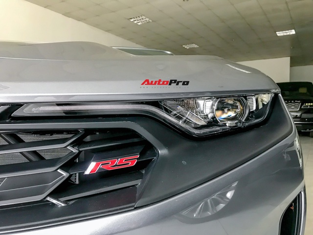 Cận cảnh bộ ghế nỉ trên Chevrolet Camaro RS 2019 mui trần đầu tiên về Việt Nam: Có đáng chê như tranh cãi? - Ảnh 5. Cận cảnh bộ ghế nỉ trên Chevrolet Camaro RS 2019 mui trần đầu tiên về Việt Nam: Có đáng chê như tranh cãi? - Ảnh 5.