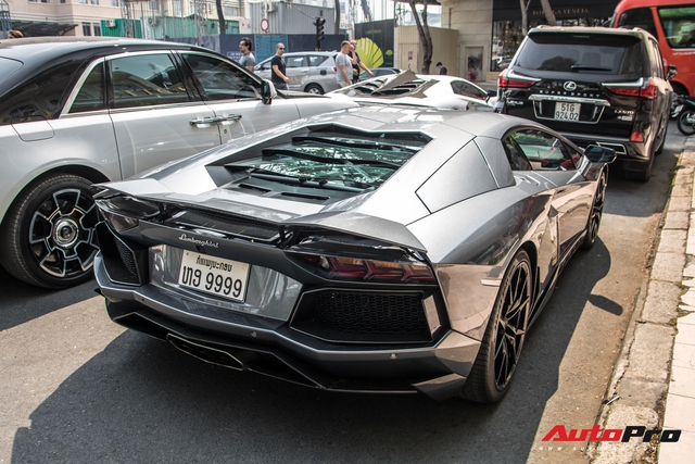 Lamborghini Aventador LP700-4 biển số tứ quý Lào của đại gia ngành may mặc bất ngờ xuất hiện tại Sài Gòn - Ảnh 2.