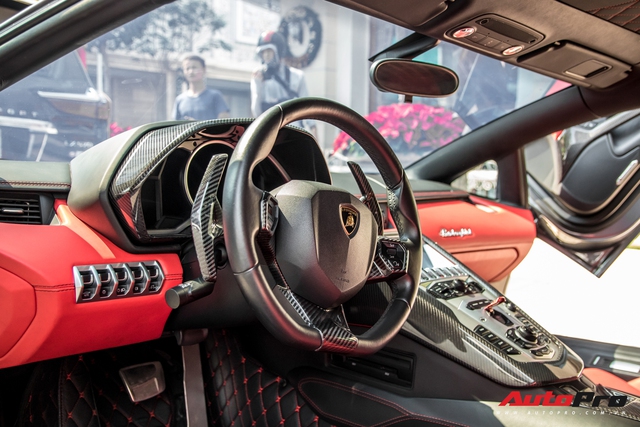 Lamborghini Aventador LP700-4 biển số tứ quý Lào của đại gia ngành may mặc bất ngờ xuất hiện tại Sài Gòn - Ảnh 9. Lamborghini Aventador LP700-4 biển số tứ quý Lào của đại gia ngành may mặc bất ngờ xuất hiện tại Sài Gòn - Ảnh 9.