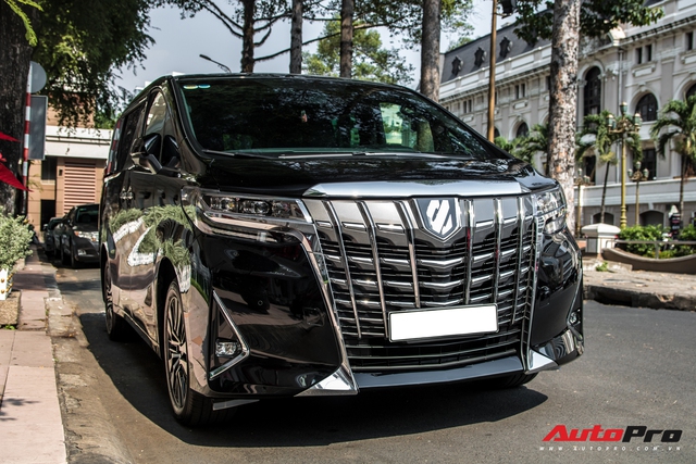 Sau tuyên bố giải nghệ, ca sĩ Tuấn Hưng tậu Toyota Alphard giá hơn 4 tỷ đồng - Ảnh 2.