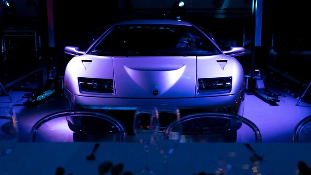 Lamborghini tổ chức tiệc tối cho khách VIP với thực đơn siêu dị - Ảnh 3.