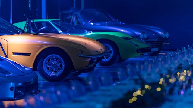Lamborghini tổ chức tiệc tối cho khách VIP với thực đơn siêu dị - Ảnh 1.
