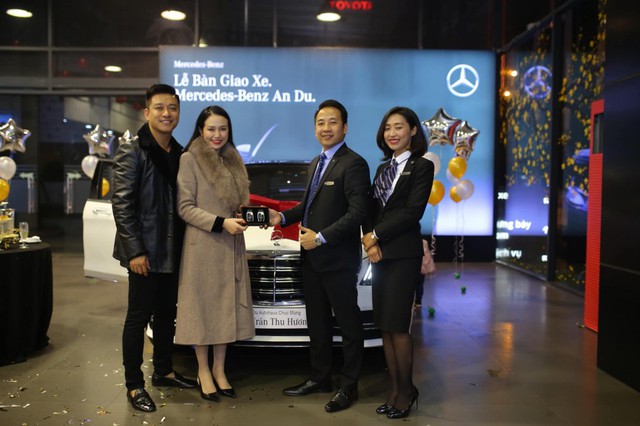 Sao Việt lũ lượt sắm xế bạc tỷ trong năm 2019: Chủ yếu là xe châu Âu với một thương hiệu áp đảo - Ảnh 2. Sao Việt lũ lượt sắm xế bạc tỷ trong năm 2019: Chủ yếu là xe châu Âu với một thương hiệu áp đảo - Ảnh 2.