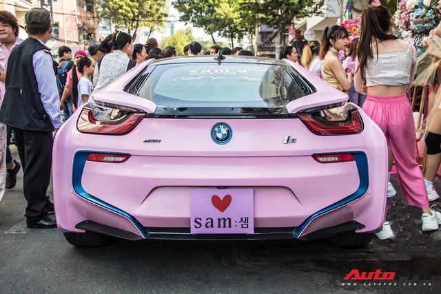 Hot girl Sam tự tay lái chiếc BMW i8 màu hồng trong ngày khai trương cửa hàng làm đẹp - Ảnh 8.