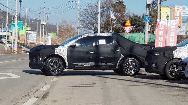 Bán tải Hyundai Santa Cruz tiếp tục xuất hiện, có thêm điểm mới