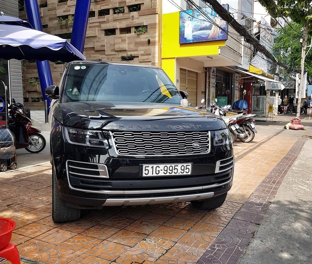 Range Rover SVAutobiography 2019 chính hãng duy nhất tại Việt Nam ra biển số gây chú ý với chi phí gần 25 tỷ đồng - Ảnh 1.